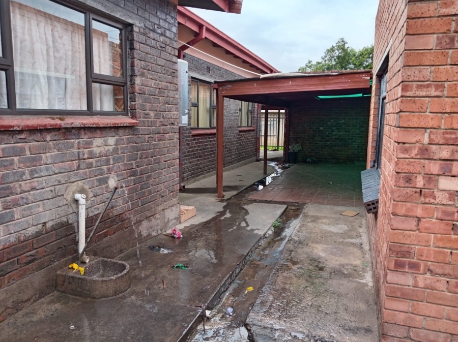 3 Bedroom Property for Sale in Manyatseng Free State
